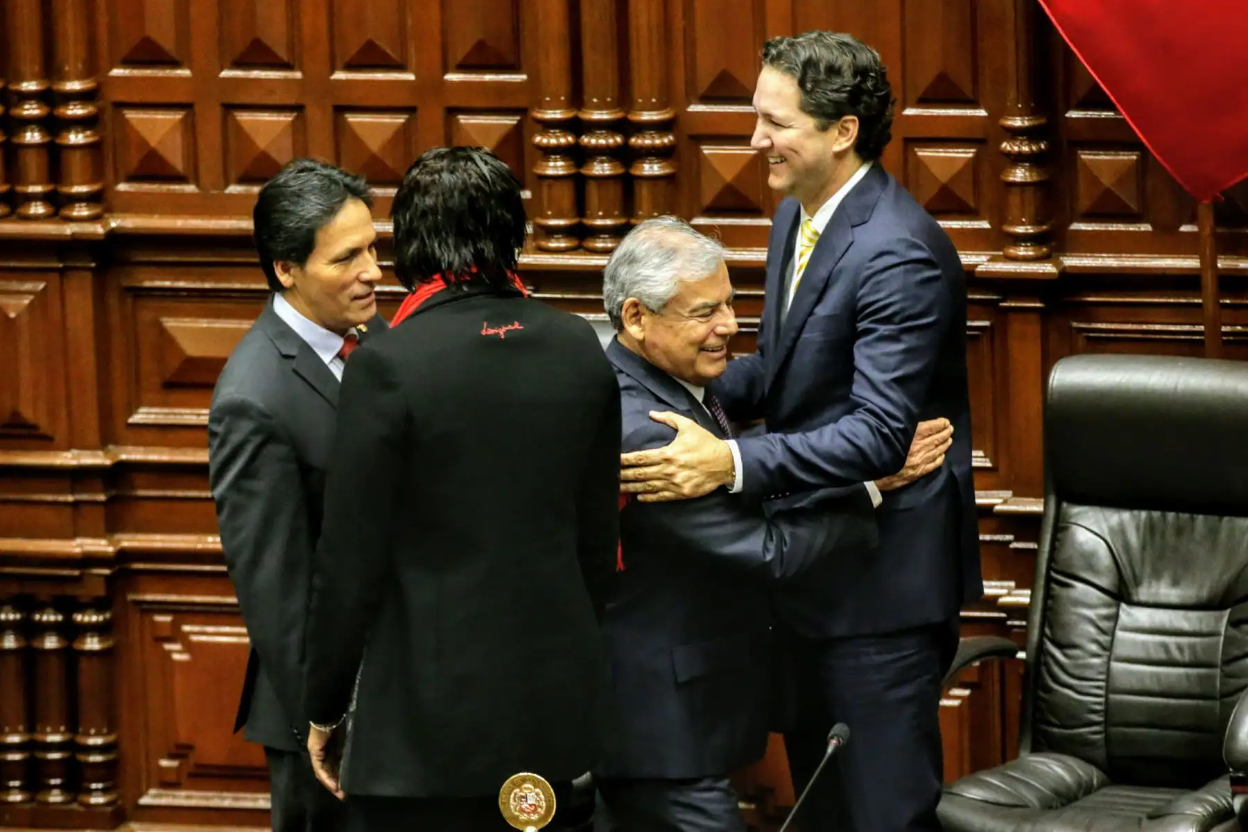 Presidente del Consejo de Ministros, César Villanueva, sustenta la cuestión de confianza en el Congreso de la República. Foto: ANDINA/Luis Iparraguirre