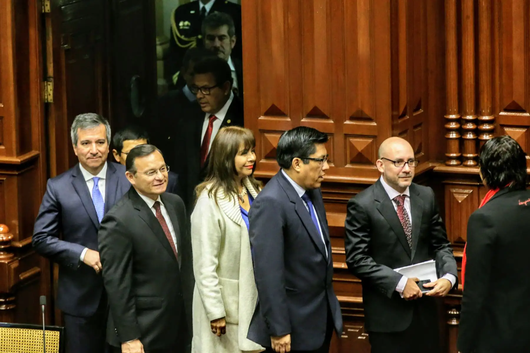 Presidente del Consejo de Ministros, César Villanueva, sustenta la cuestión de confianza en el Congreso de la República. Foto: ANDINA/Luis Iparraguirre