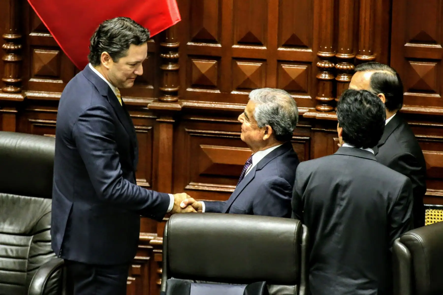 Presidente del Consejo de Ministros, César Villanueva, sustenta la cuestión de confianza en el Congreso de la República. Foto: ANDINA/Luis Iparraguirre