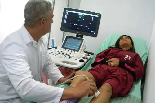 Sedentarismo, levantamiento de pesas, uso sin control de anticonceptivos y los constantes embarazos son algunas causas de las várices. Foto: Cortesía