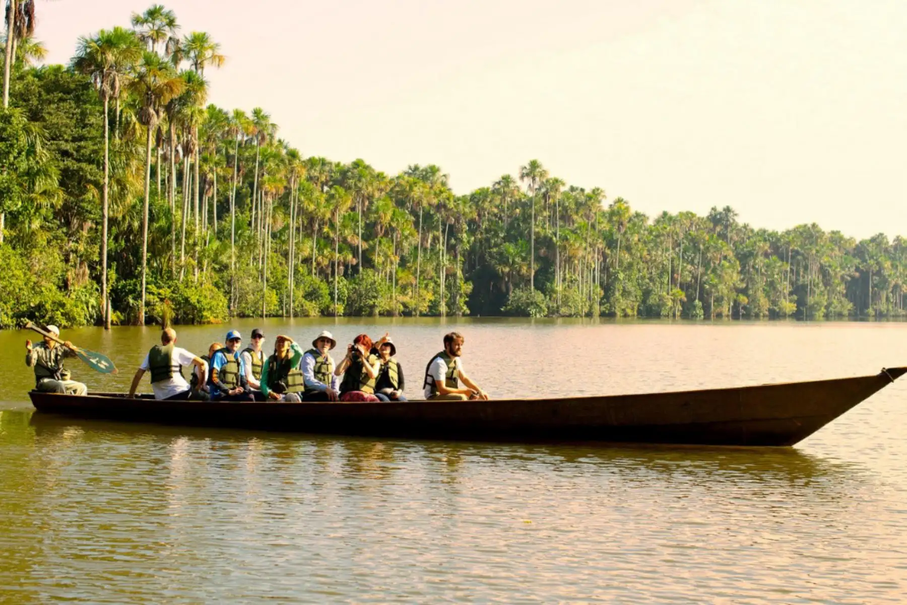 El Día Mundial del Turismo se celebrará el próximo 27 de setiembre y esta efeméride constituye una motivación para viajar, conocer y disfrutar de los excepcionales atractivos que existen en las diversas regiones del Perú. Y mejor si existen ofertas de hasta 50% en paquetes y otros servicios turísticos publicados en el portal web Y tú qué planes? de Promperú.