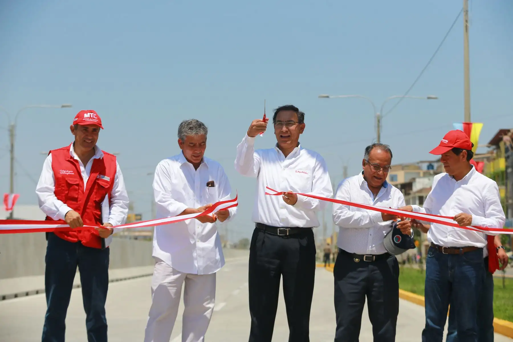 Jefe de Estado Martín Vizcarra inauguró obras de infraestructura vial en el distrito de Lancones, provincia de Sullana (Piura).Foto: ANDINA/Prensa Presidencia
