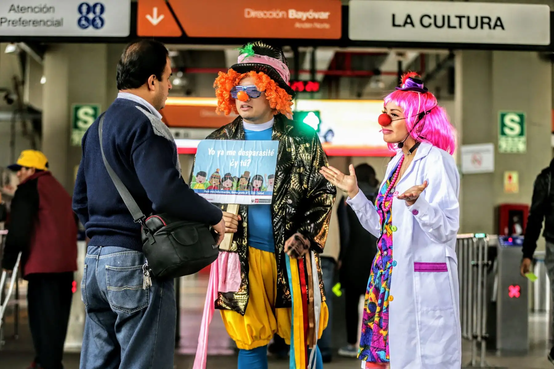 Campaña de desparasitación del Minsa en la estación de la Cultura en San Borja. Foto: ANDINA/Luis Iparraguirre