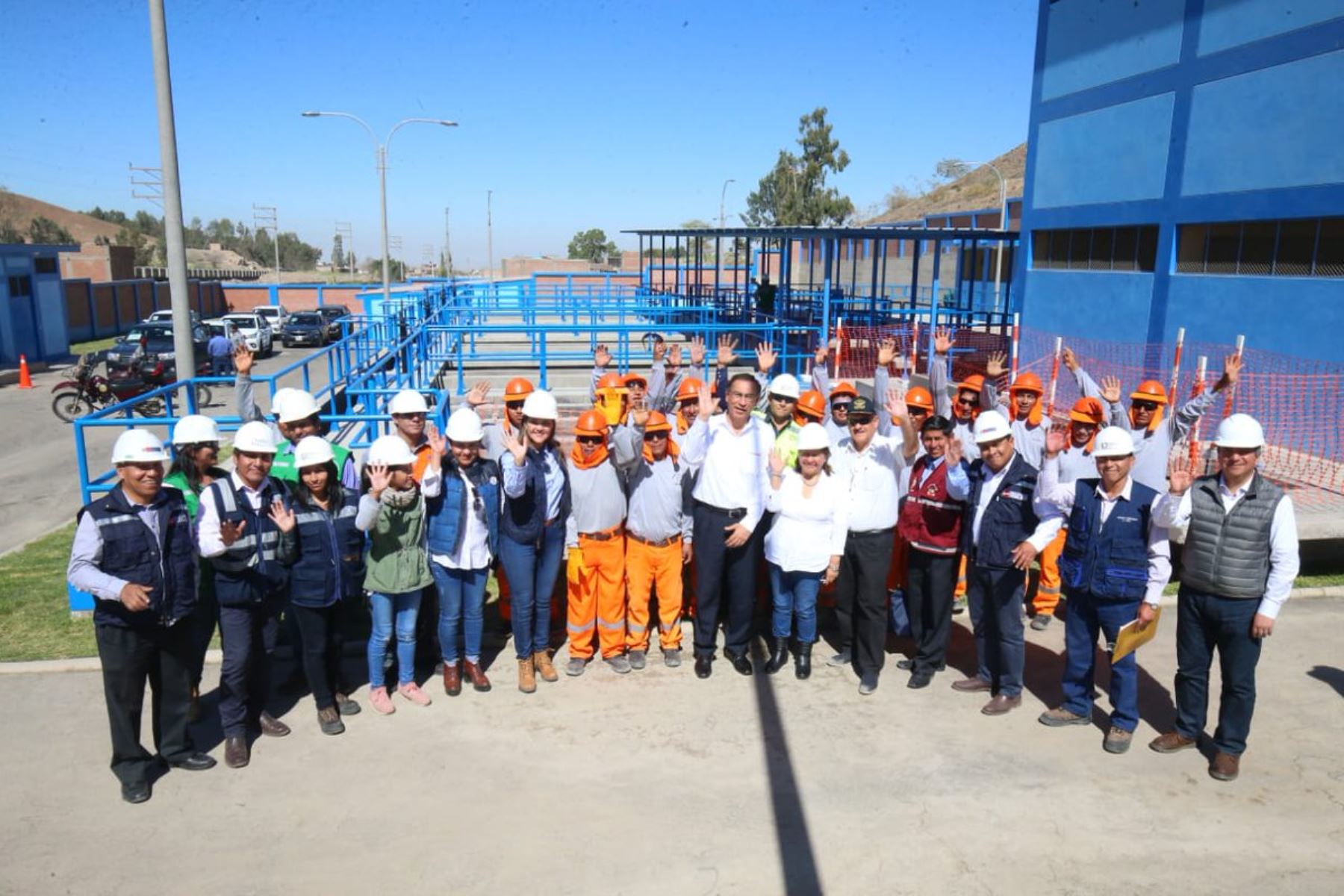 20/09/2018   El presidente Martín Vizcarra inspeccionó las obras de instalación de la planta de tratamiento y mejoramiento del sistema de agua potable y desagüe del distrito de La Joya, en Arequipa. Foto: ANDINA/Prensa Presidencia.