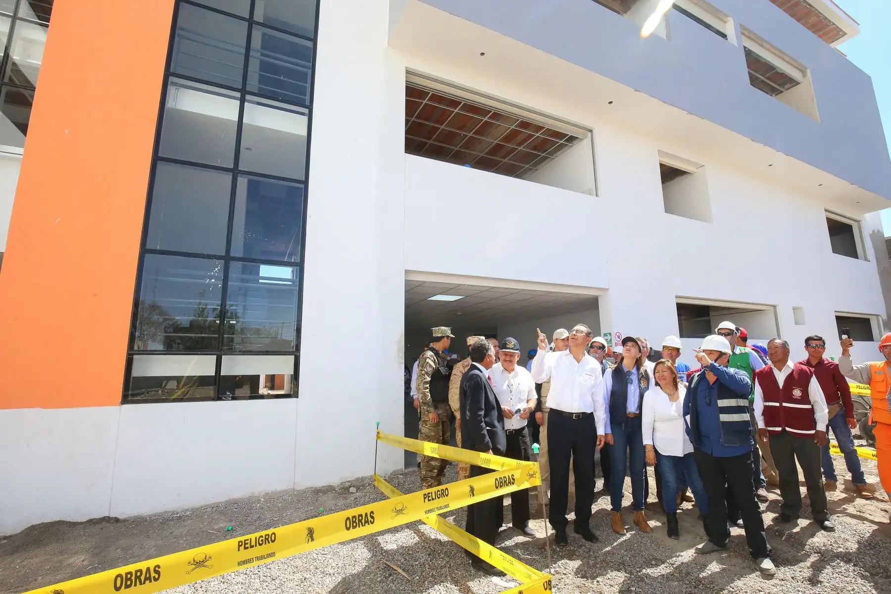 Presidente de la República, Martín Vizcarra, inspeccionò obras del centro de salud de la Joya, en la regiòn de Arequipa.Foto: Presidencia Perù/Juan Carlos Guzman