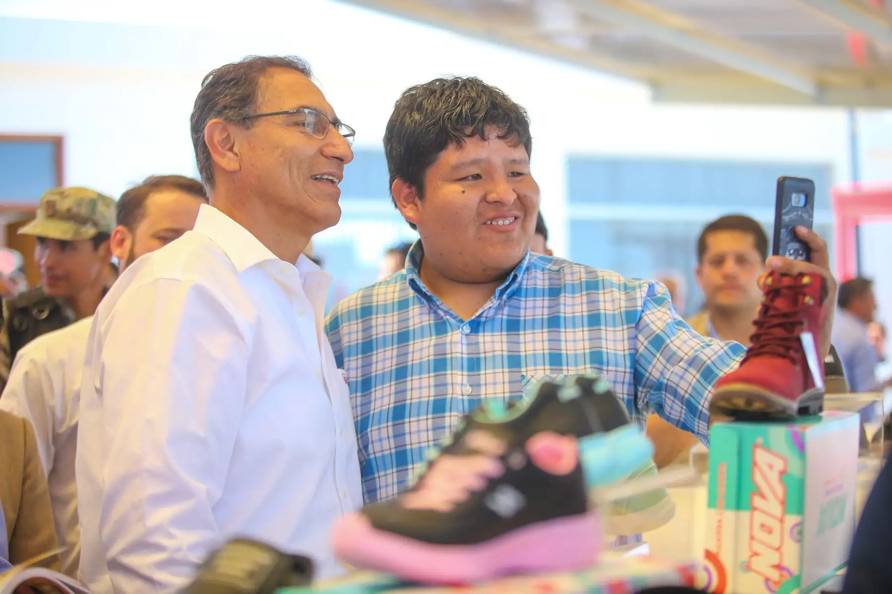Presidente de la República, Martín Vizcarra, visitò el centro de innovación productiva y transferencia tecnológica de cuero y calzado en Arequipa.Foto: Presidencia Perù/Juan Carlos Guzman