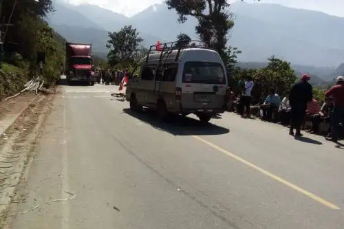 Piquetes de productores cocaleros bloquean diversos tramos de la carretera Cusco-Quillabamba, vía alterna de ingreso al parque arqueológico de Machu Picchu.
