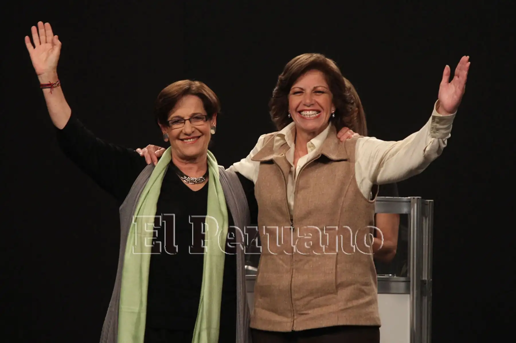 Debate entre las candidatas a la alcaldía de Lima Susana Villarán de Fuerza Social y Lourdes Flores Nano del PPC-Unidad Nacional (2010). Foto: Diario Oficial EL PERUANO / Carlos Lezama