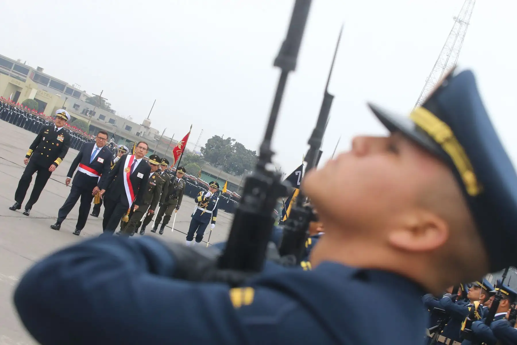 El presidente de la República, Martín Vizcarra, encabeza esta mañana la ceremonia por el Día de las Fuerzas Armadas.Foto: ANDINA/Prensa Presidencia/Juan Carlos Guzman