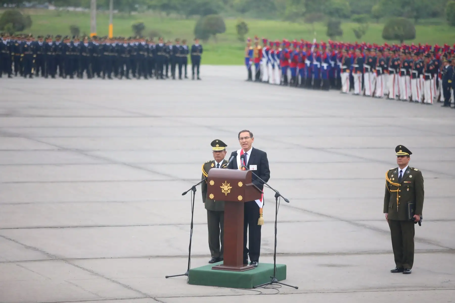 El presidente de la República, Martín Vizcarra, encabeza esta mañana la ceremonia por el Día de las Fuerzas Armadas.Foto: ANDINA/Prensa Presidencia/Juan Carlos Guzman