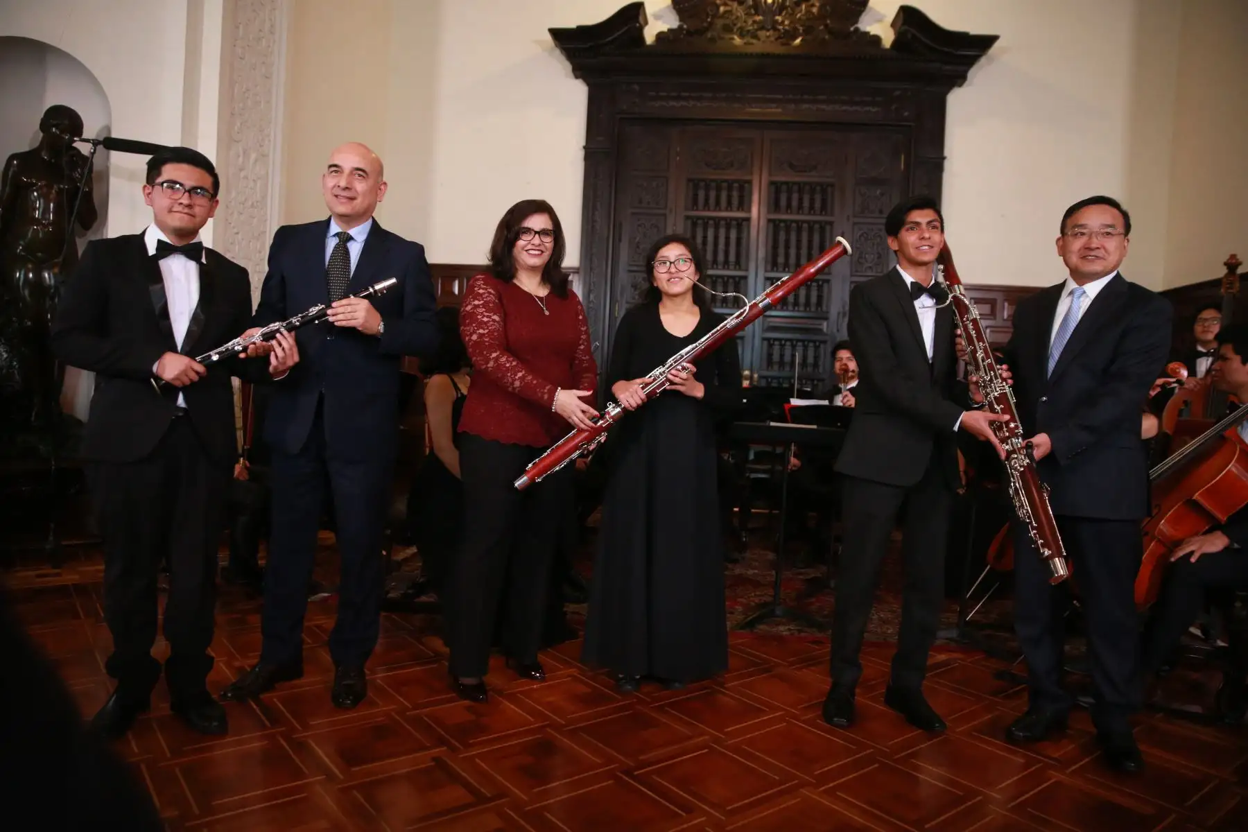 La primera dama Maribel Díaz participó esta mañana en la ceremonia de entrega de donación de instrumentos musicales a Sinfonía por el Perú por parte de la Embajada de China. Foto: ANDINA/Vidal Tarqui/ Prensa Presidencia