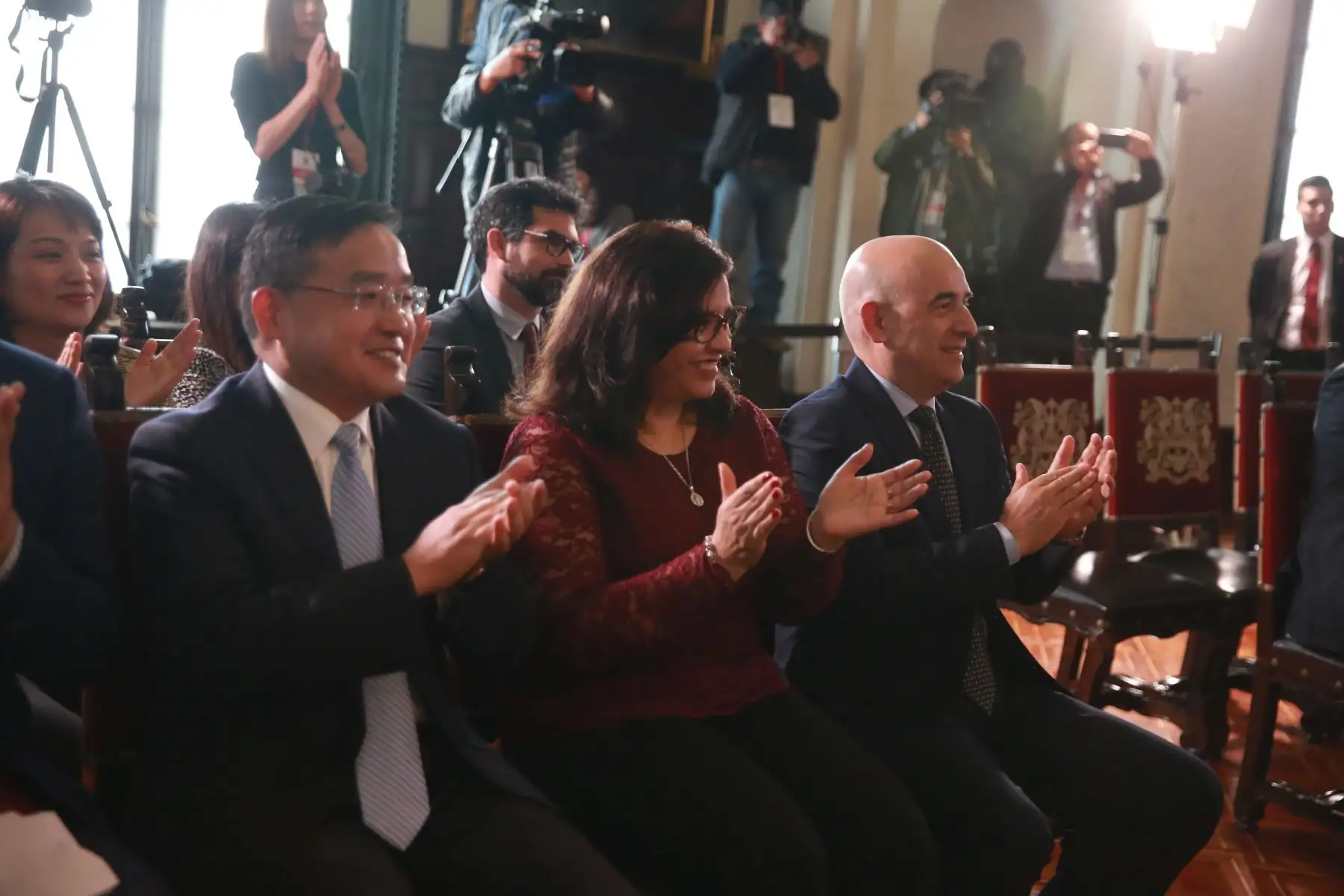 La primera dama Maribel Díaz participó esta mañana en la ceremonia de entrega de donación de instrumentos musicales a Sinfonía por el Perú por parte de la Embajada de China. Foto: ANDINA/Vidal Tarqui/ Prensa Presidencia
