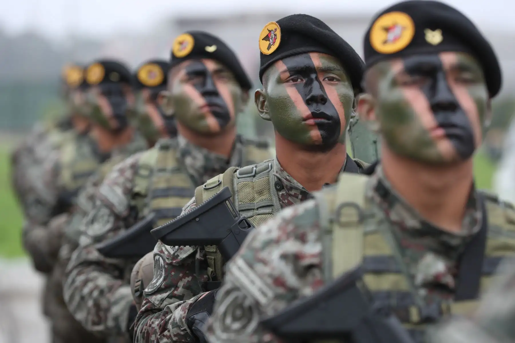 Con desfile de honor del personal militar del Ejercito, Marina de Guerra y Fuerza Aérea, finalizó la ceremonia central por el Día de las Fuerzas Armadas en el Cuartel General del Ejército.Foto: ANDINA/Mindef