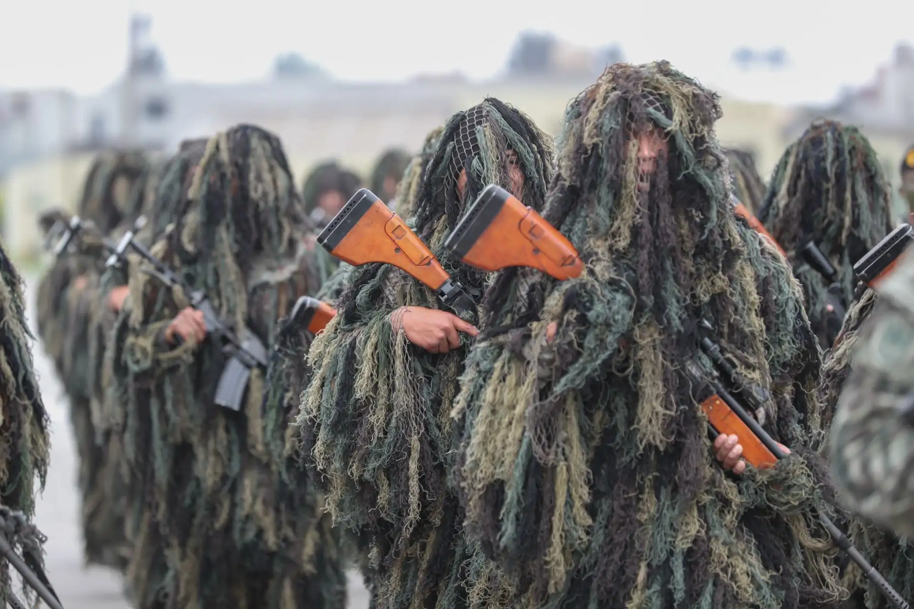 Con desfile de honor del personal militar del Ejercito, Marina de Guerra y Fuerza Aérea, finalizó la ceremonia central por el Día de las Fuerzas Armadas en el Cuartel General del Ejército.Foto: ANDINA/Mindef