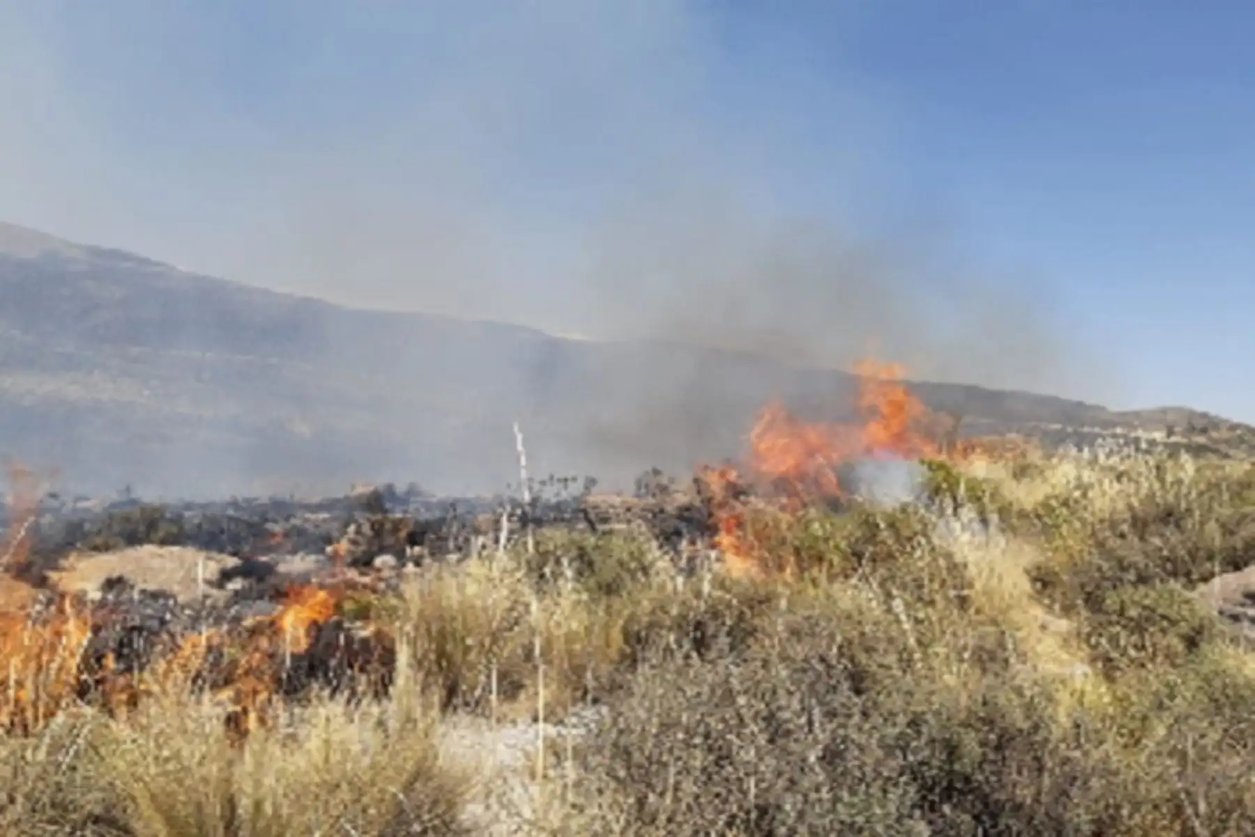 Dos helicópteros de la Fuerza Aérea del Perú (FAP) Bambi Bucket, llegará a la Ala Aérea Nº 3 para sumarse a las operaciones aéreas de mitigación del incendio forestal que se registra desde el último viernes en el distrito de Pocsi, en la provincia y región Arequipa.