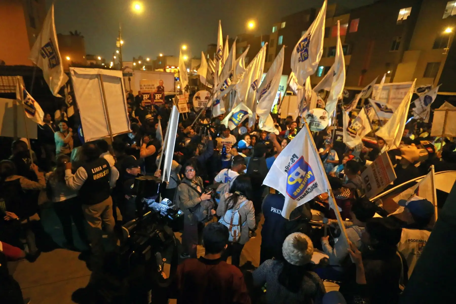 Simpatizantes de partidos politicos  a la alcaldía de Lima. Foto: ANDINA/Vidal Tarqui
