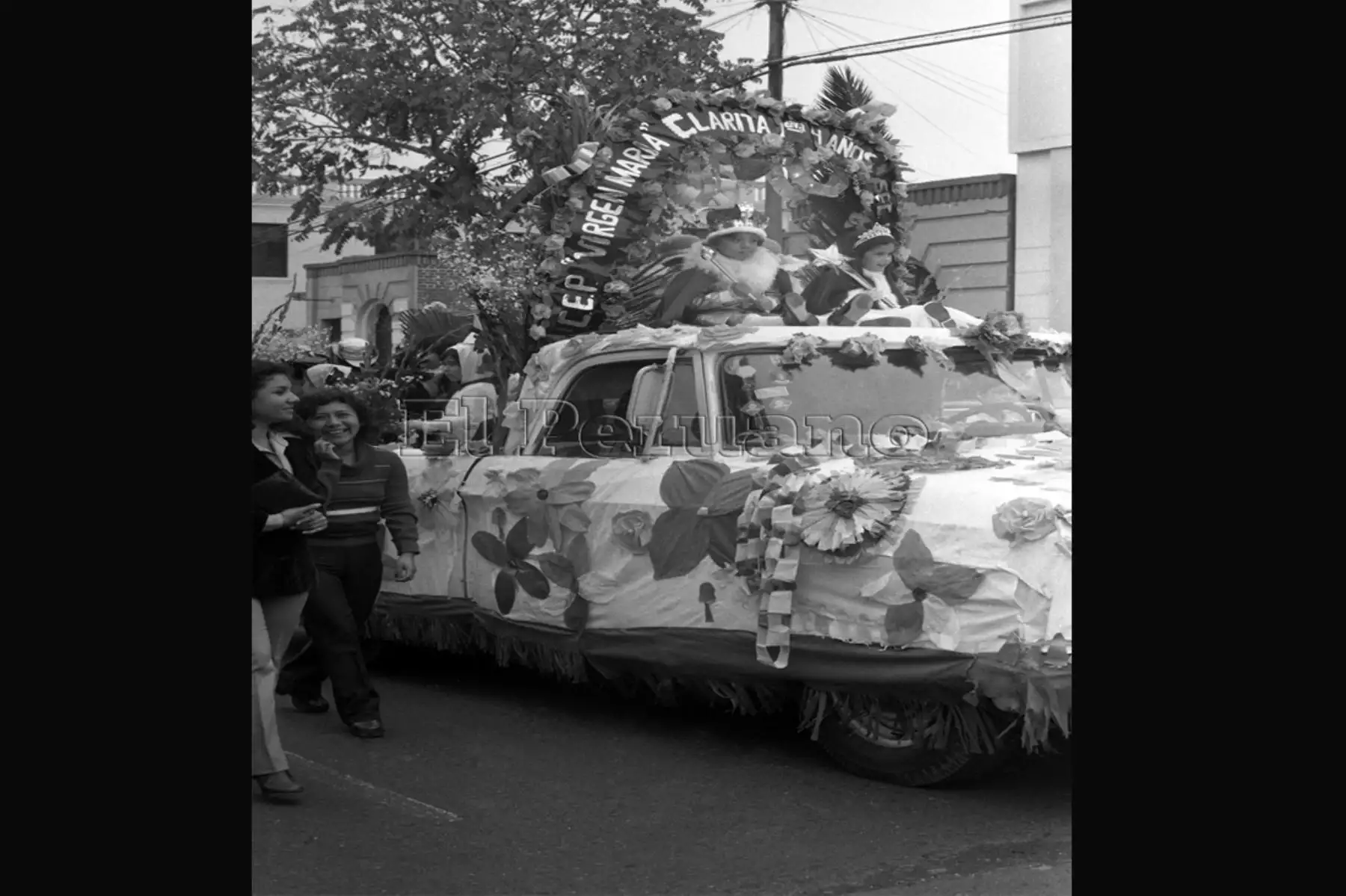Niños del Jardín Virgen María, celebrando la llegada de la primavera (25 setiembre 1981). . Foto: Diario Oficial EL PERUANO
