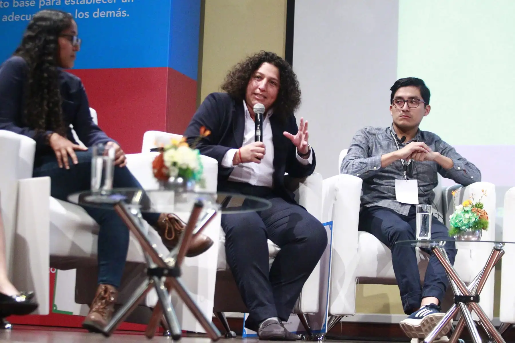 La Ministra del Ambiente, Fabiola Muñoz  participa en reunión con más de 200 jovenes donde se entrega el premio " Yenuri Chiguala Cruz" a la innovación e investigación científica promovido por la Secretaria Nacional de la Juventud ( SENAJU). Foto: ANDINA/Eddy Ramos