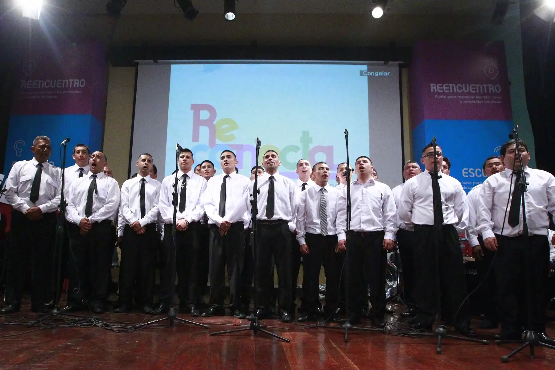 Gran recital de Internos del penal " Sarita Colonia " en la clausura  del evento Premio Nacional de la  juventud organizado por el Ministerio de Educación. Foto: ANDINA/Eddy Ramos.