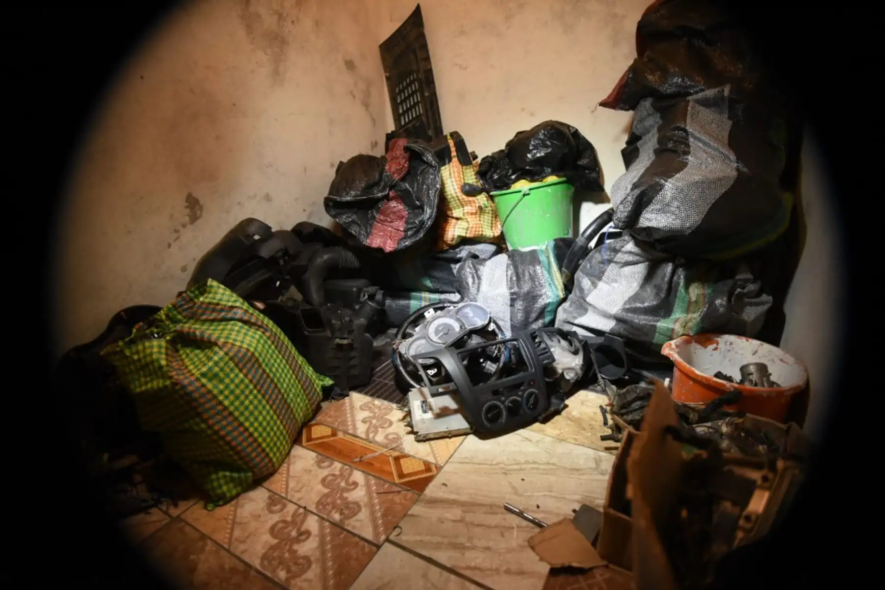 Los Chukis de Santa Rosa tenían como una de sus especialidades la sustracción de las computadoras de vehículos, que están valorizadas en el mercado negro en 1500 soles la más barata. Foto: ANDINA/Mininter