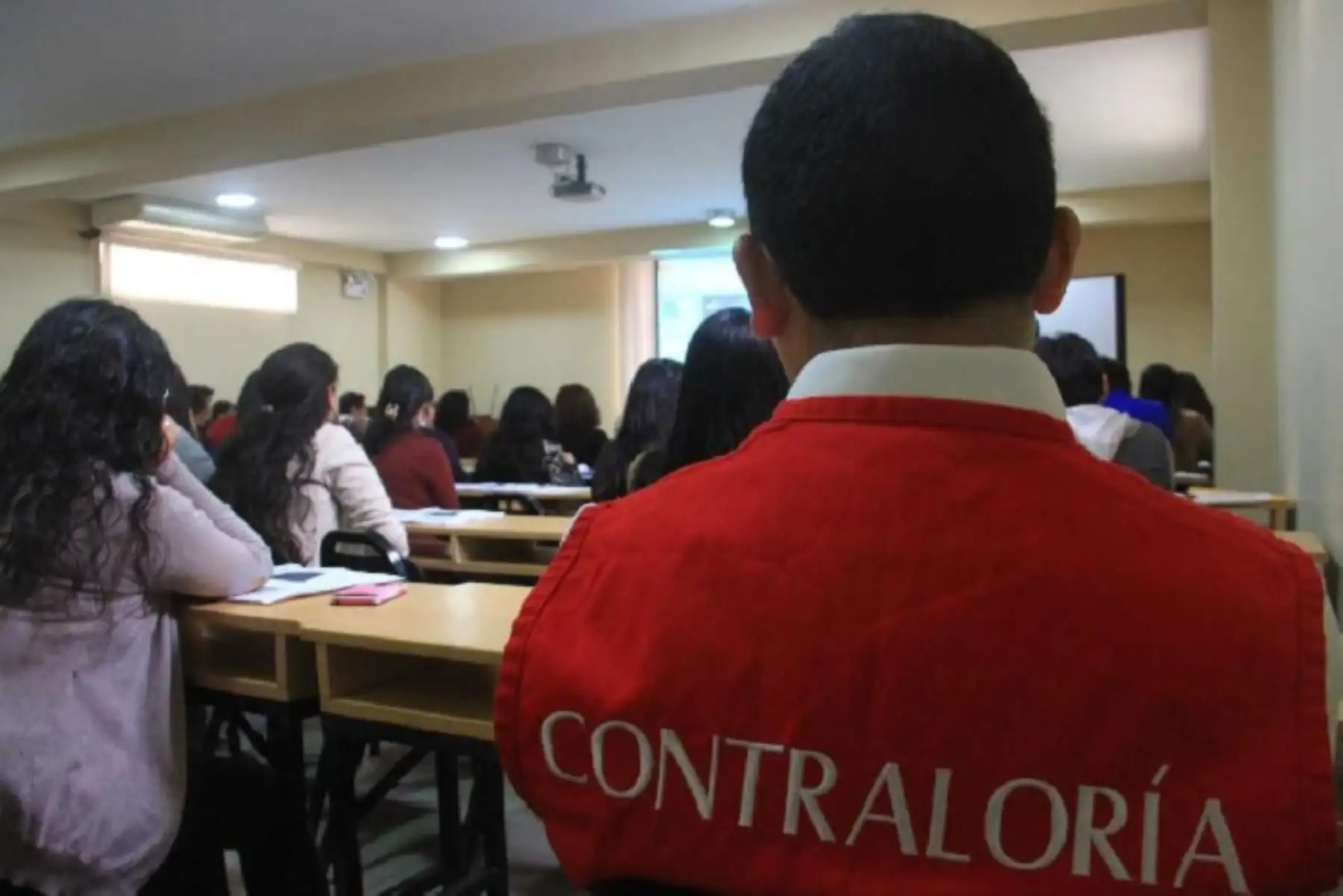 La Contraloría General de la República inició el proceso de capacitación a hombres y mujeres de las provincias de Trujillo y Virú, en la región La Libertad, para que se sumen a las labores de fiscalización de las obras de la Reconstrucción con Cambios, como parte del programa Monitores Ciudadanos de Control.