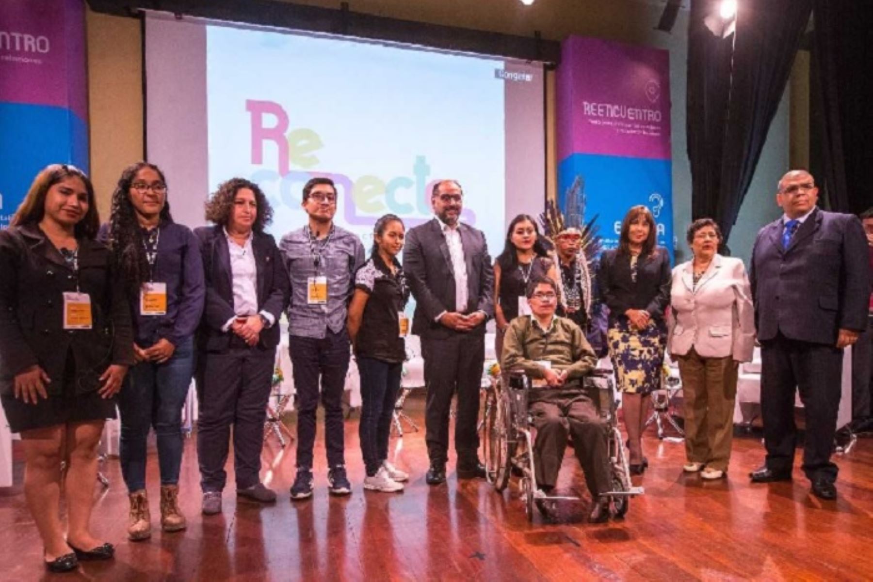 A los jóvenes del país, la ministra de Desarrollo e Inclusión Social, Liliana La Rosa, invitó a apoyar los programas sociales y avanzar juntos en una gran cruzada que compromete a todos los peruanos por el desarrollo, la no corrupción y la lucha contra la pobreza.