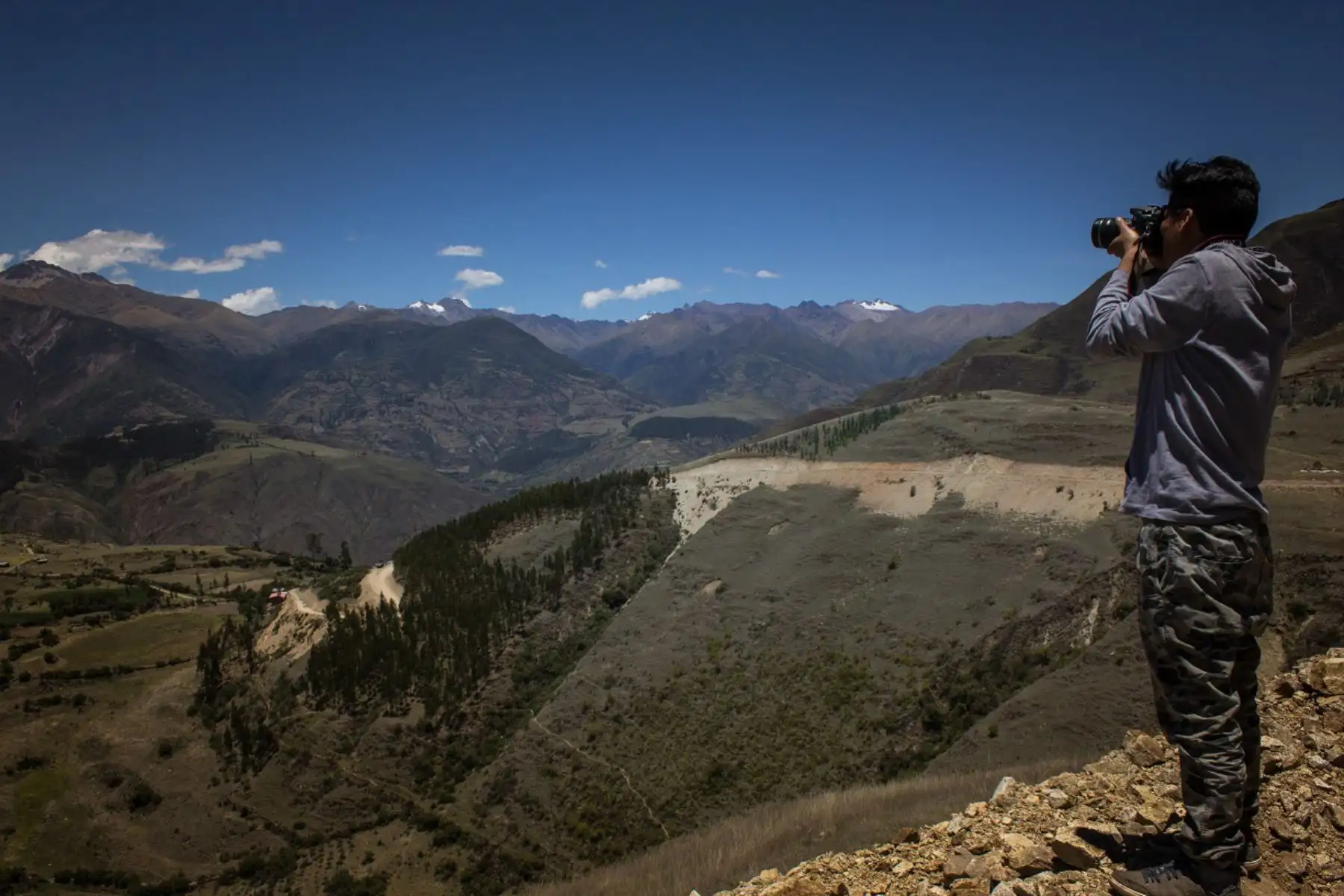 Disfrutar de una experiencia totalmente nueva por rutas no convencionales de “trekking” o caminata en cuatro áreas naturales protegidas y realizar un turismo responsable que contribuya a su conservación, es el objetivo de la iniciativa “Viaje con propósito” que promueve el Servicio Nacional de Áreas Naturales Protegidas por el Estado (Sernanp).