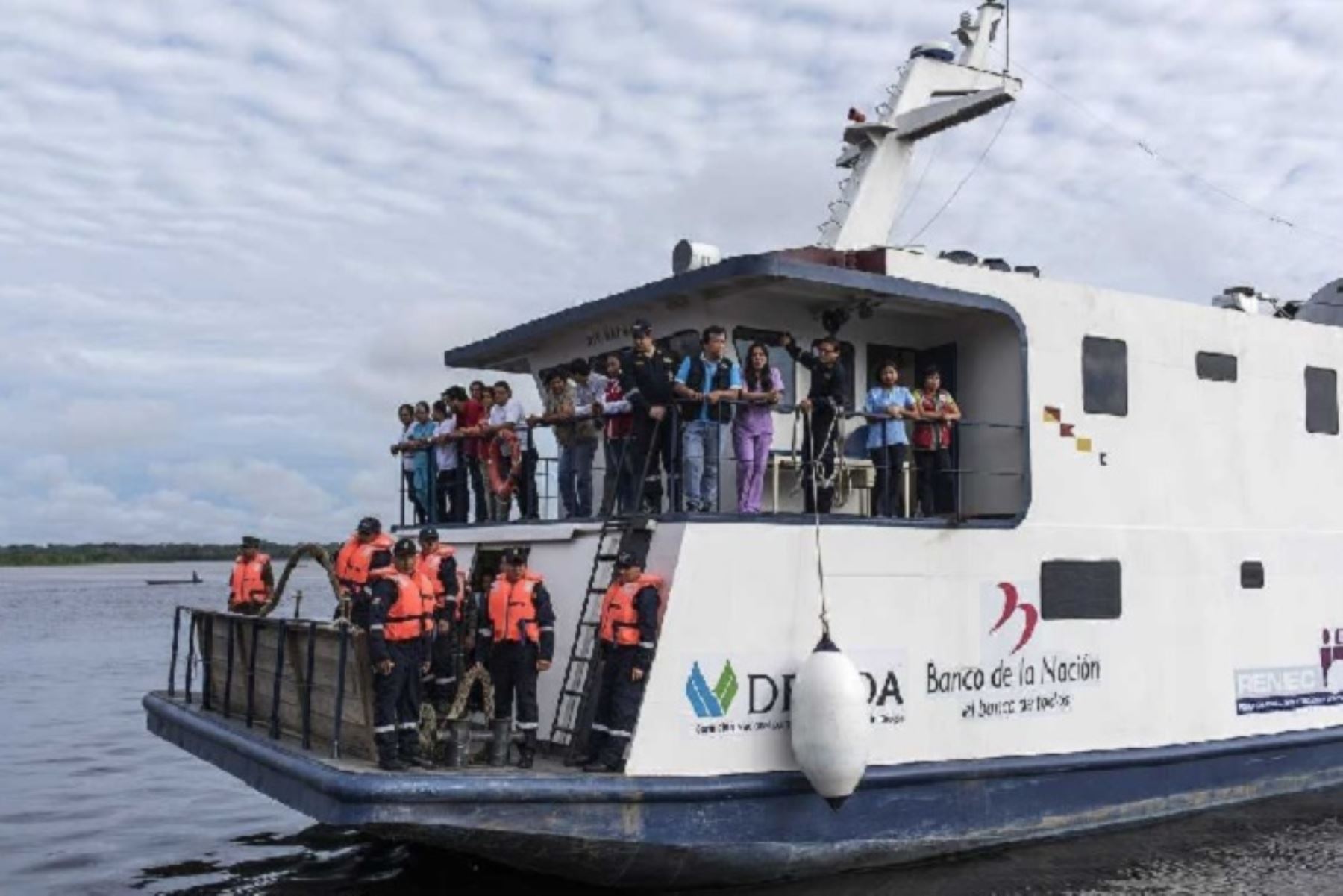 Las familias de más de 100 comunidades amazónicas de Loreto y Ucayali podrán realizar sus operaciones bancarias sin tener que movilizarse hasta la ciudad, porque gestores del Banco de la Nación (BN) los atenderán en siete buques de la Marina de Guerra del Perú desde esta semana y hasta fines de octubre.