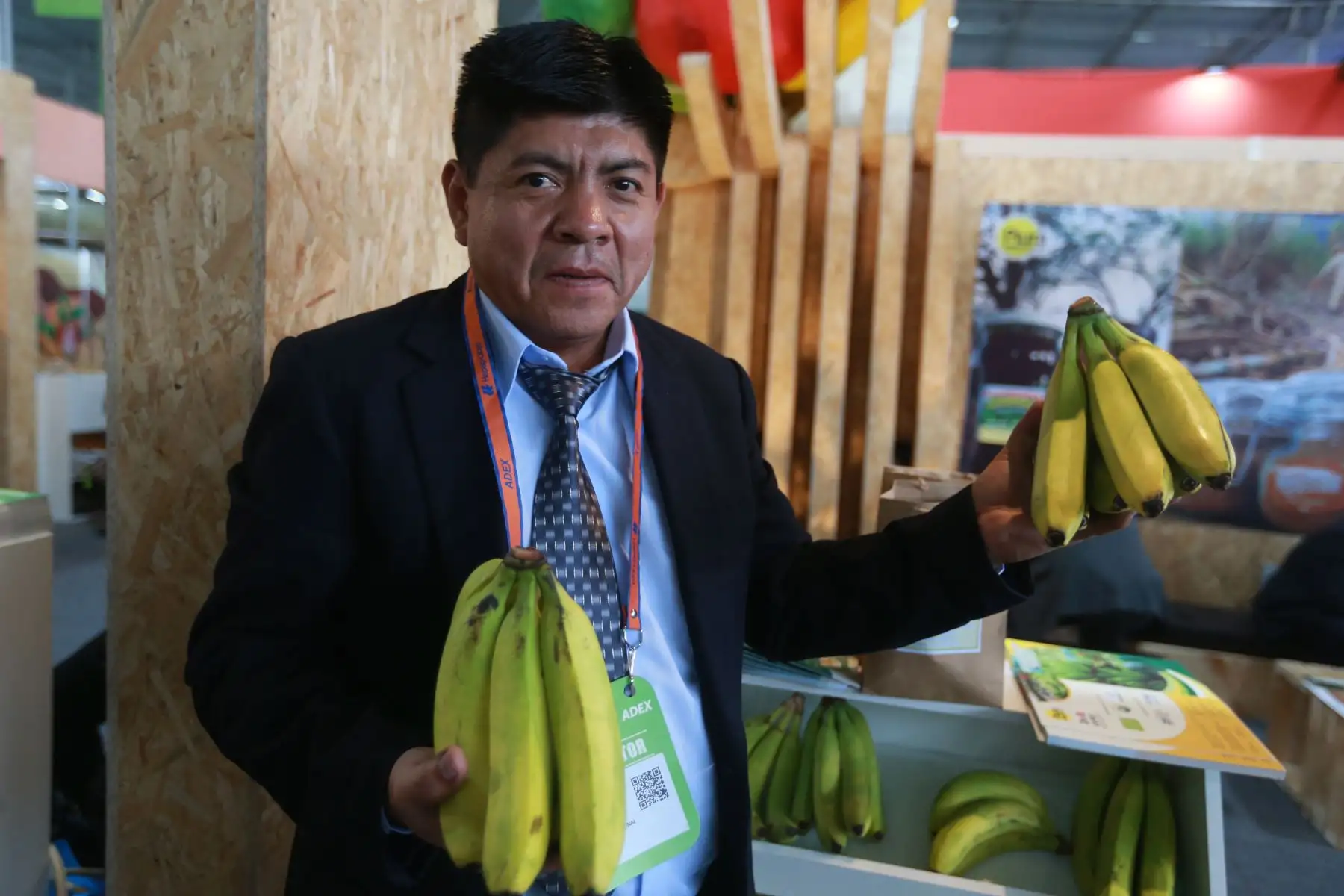 Representantes de empresas y asociaciones  asisten a la décima edición de la Feria Expoalimentaria.Foto: ANDINA/Vidal Tarqui