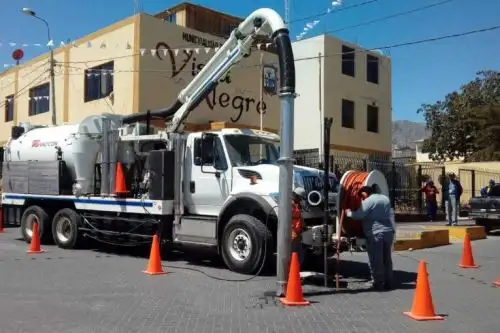 La Empresa Municipal de Agua Potable y Alcantarillado Virgen de Guadalupe del Sur S.A. (Emapavigs S.A.) está en el proceso de adjudicación para la reposición de equipos para trabajar a máxima capacidad cada una de sus seis fuentes de agua e incrementar las horas de bombeo a favor de más de 40,000 pobladores de la ciudad de Nasca.