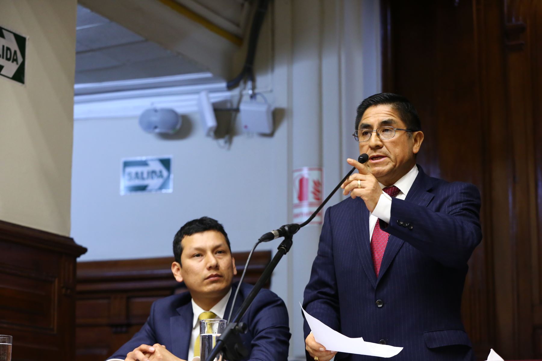 César Hinostroza, suspendido juez supremo, asume su defensa ante la Comisión Permanente.