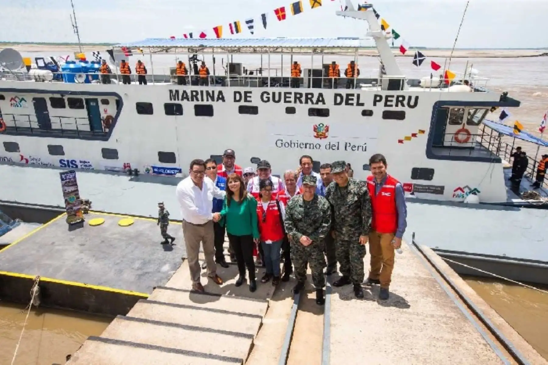 ceremonia se llevó a cabo en las instalaciones de la Base Naval Nanay en Iquitos y contó con la presencia de la titular de Desarrollo e Inclusión Social, Liliana La Rosa; ministro de Defensa, José Huerta Torres; comandante general de la Marina de Guerra, almirante Gonzalo Ríos Polastri; y el director ejecutivo del Programa Nacional PAIS, Jorge Moscoso Flores.