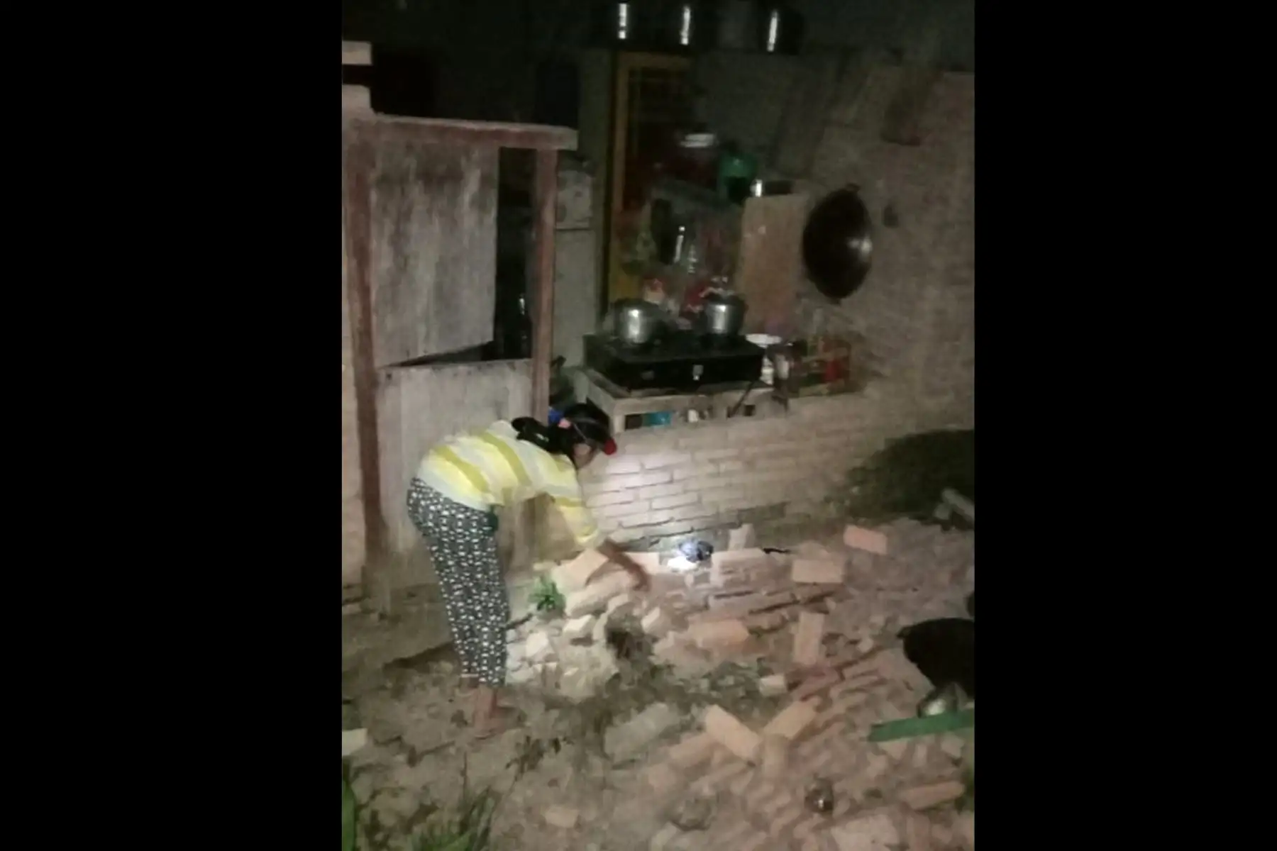 Indonesia se vio sacudida por un poderoso terremoto de 7,5 grados de magnitud el 28 de septiembre, horas después de que al menos una persona fuera asesinada por un edificio que se derrumba en la misma parte del país.
  / AFP