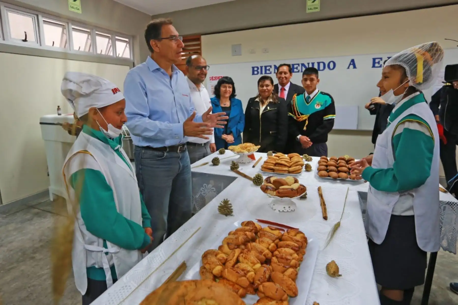 El presidente de la República, Martín Vizcarra, junto al ministro de Educación, Daniel Alfaro, inaugura las nuevas instalaciones del colegio N.° 8190 Sol Naciente de Carabayllo, que albergará a más de mil a estudiantes de primaria y secundaria.Foto: ANDINA/Prensa Presidencia