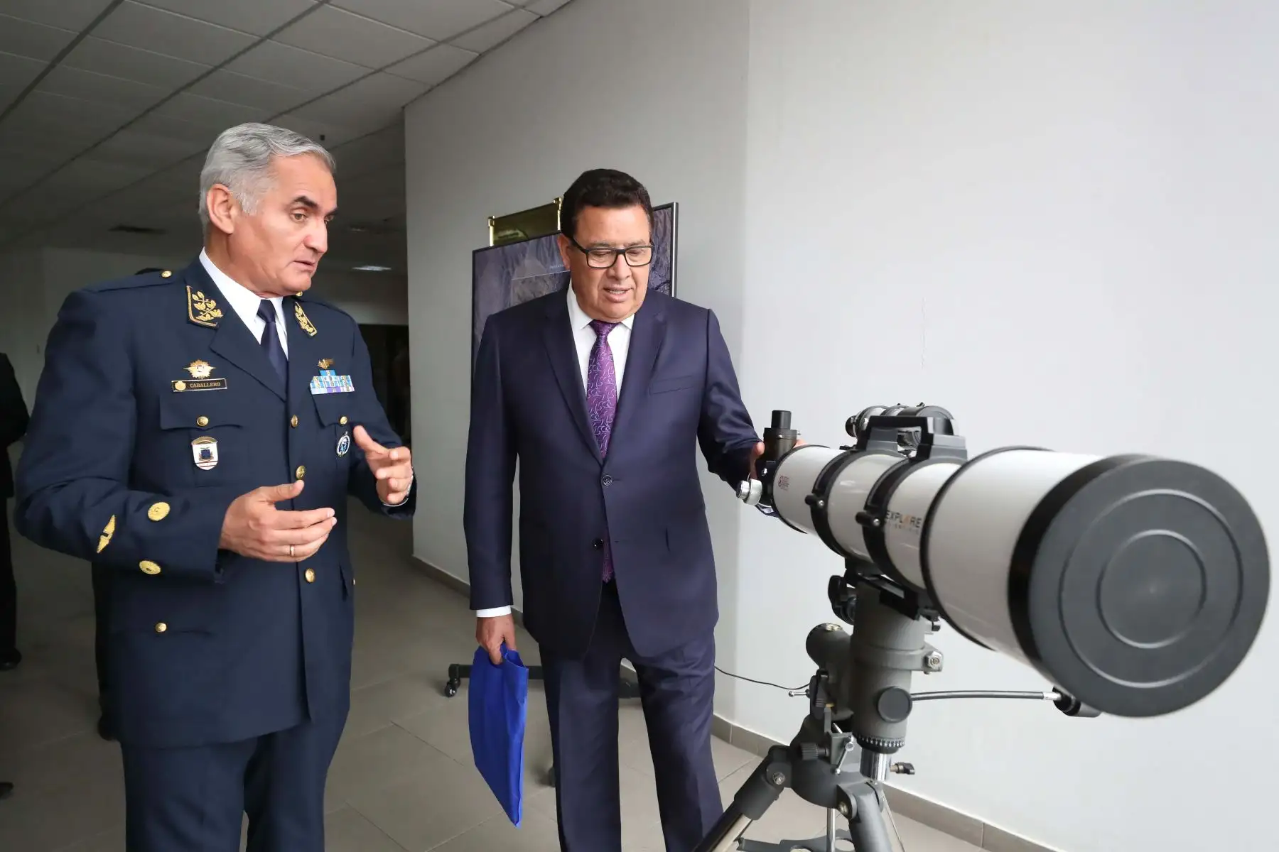 Ministro de Defensa, José Huerta Torres,Inaugura la exposición itinerante “PerúSAT-1: El Perú desde el espacio"Foto: ANDINA/Mindef