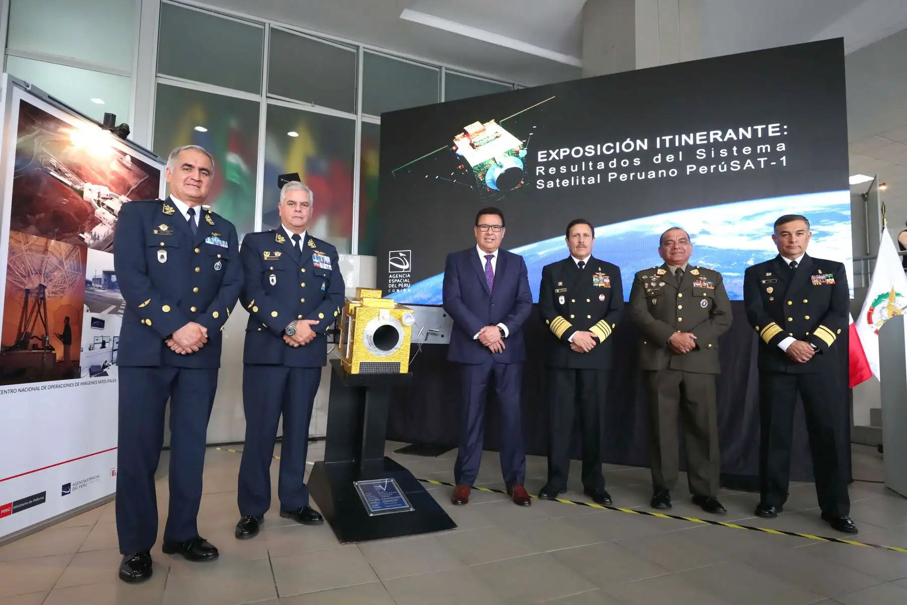 Ministro de Defensa, José Huerta Torres,Inaugura la exposición itinerante “PerúSAT-1: El Perú desde el espacio"Foto: ANDINA/Mindef