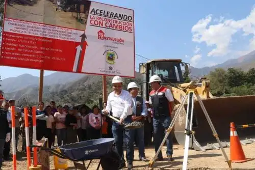 Con gran beneplácito se inició la reconstrucción de dos importantes caminos vecinales del distrito de Poroto, en la región La Libertad, por un total de 16 kilómetros, lo que permitirá incentivar el restablecimiento del turismo interno y el transporte de frutales.