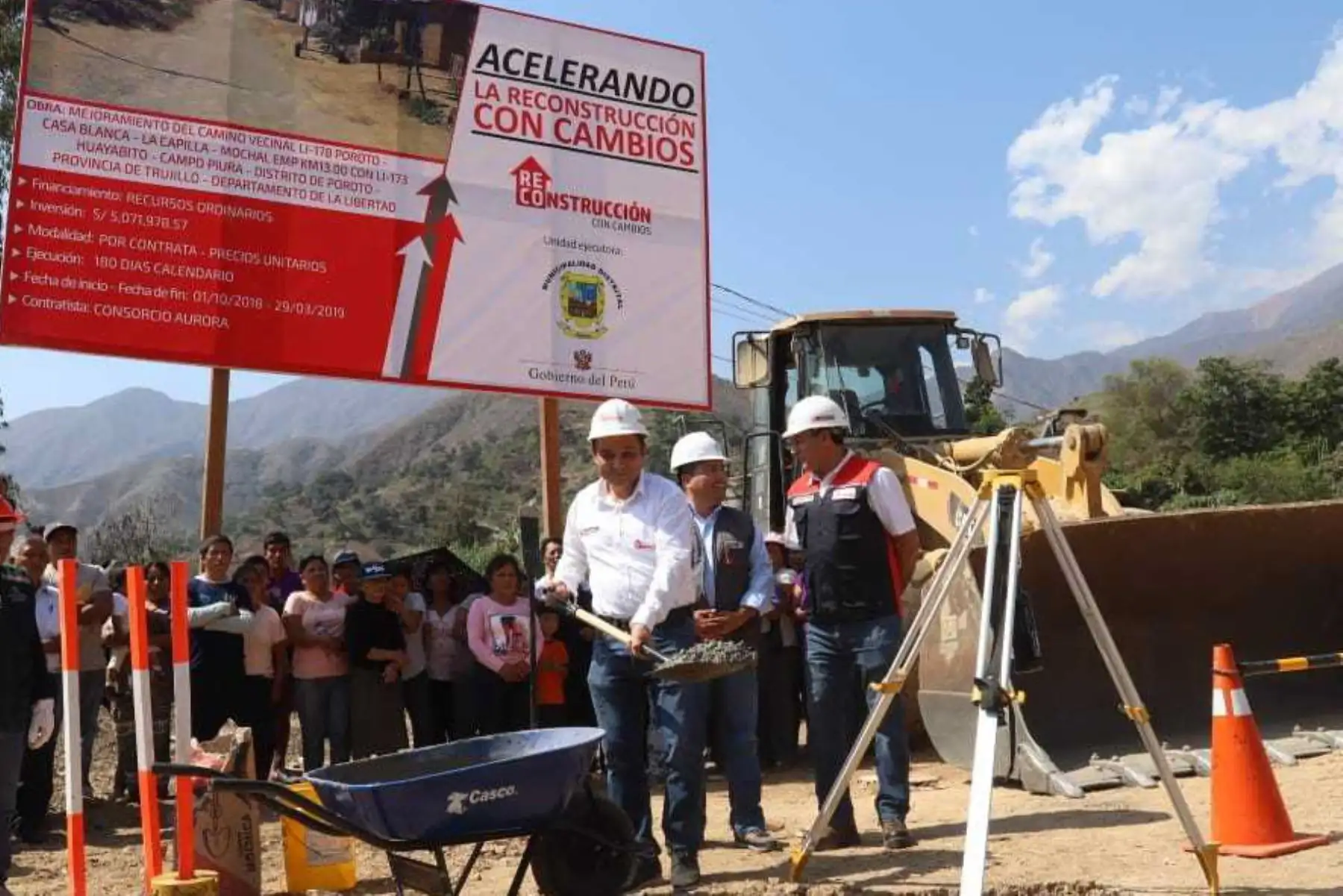 Con gran beneplácito se inició la reconstrucción de dos importantes caminos vecinales del distrito de Poroto, en la región La Libertad, por un total de 16 kilómetros, lo que permitirá incentivar el restablecimiento del turismo interno y el transporte de frutales.