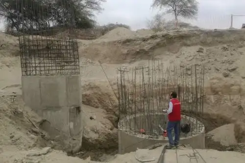 La Contraloría General de la República identificó siete riesgos en la obra de mejoramiento del sistema de agua potable y construcción del sistema de alcantarillado en caseríos del distrito de Catacaos, provincia y departamento de Piura, cuya inversión de más de 54 millones de soles busca dotar con estos servicios básicos a cientos de familias de los referidos sectores.