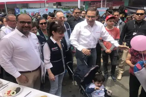 Presidente Martín Vizcarra, participa de Domingo Familiar de la Salud.