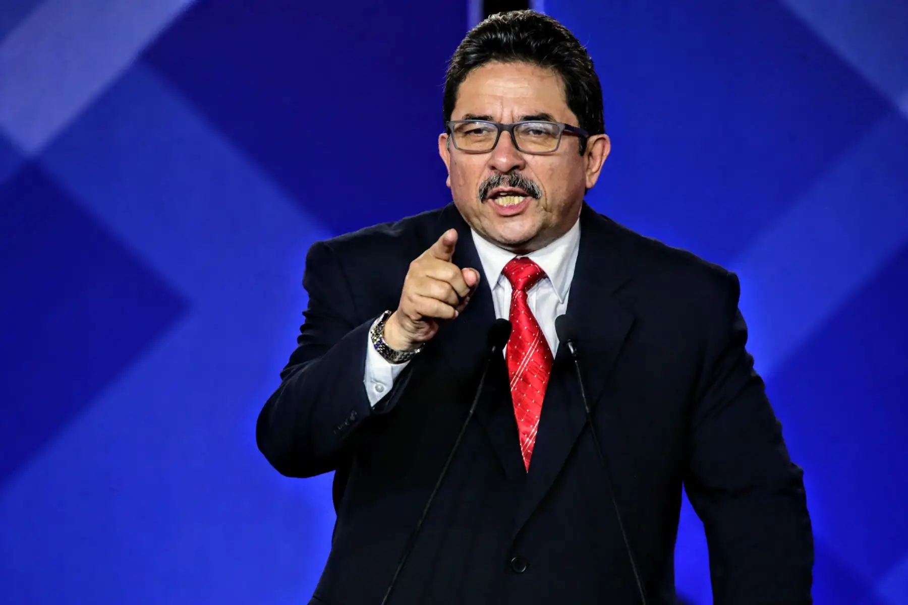 Enrique Cornejo candidato a la alcaldía de Lima, en debate municipal. Foto: ANDINA/Luis Iparraguirre
