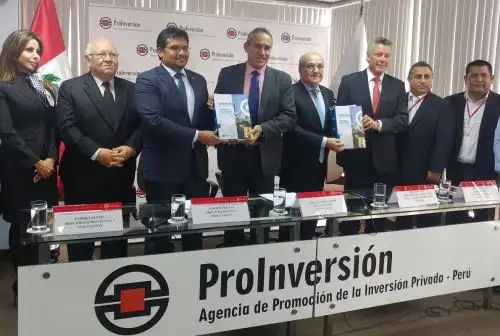Firma del contrato de concesión del puerto de Salaverry. Foto: Andina.