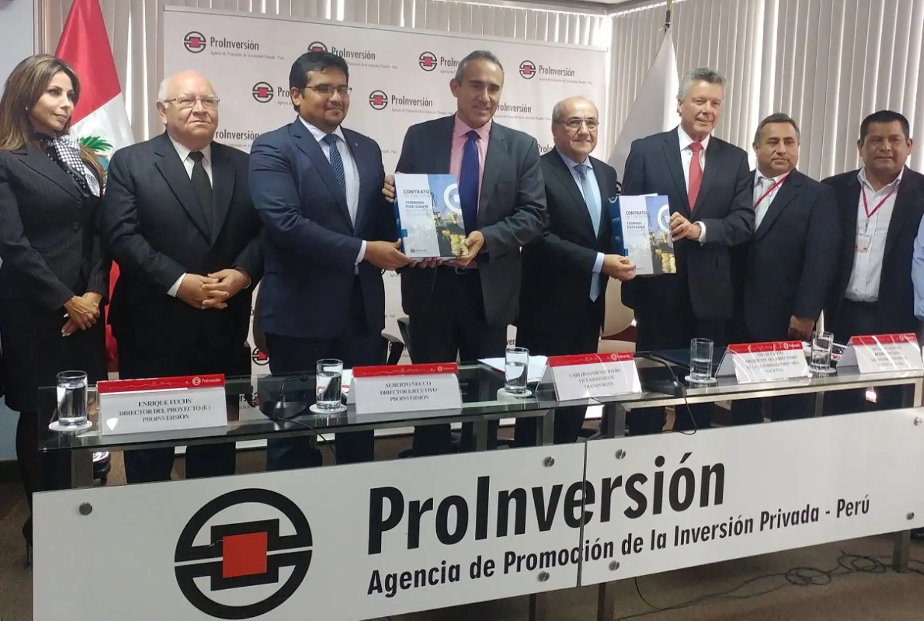 Firma del contrato de concesión del puerto de Salaverry. Foto: Andina.