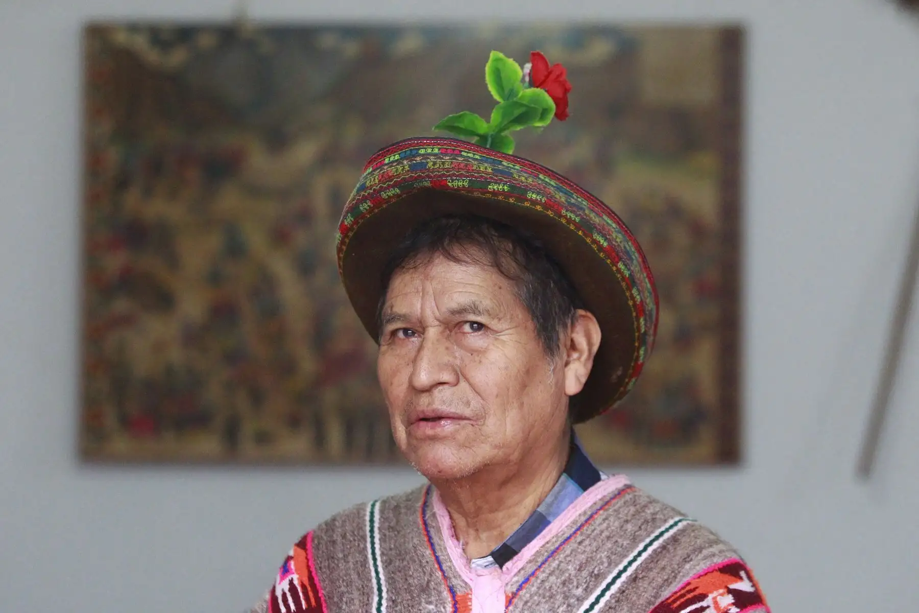 Primitivo Evanán Poma fue una figura representativa del arte popular ayacuchano y desarrolló una amplia labor para mantener vigente y dar a conocer la tradición de las tablas de Sarhua. Foto: ANDINA/Andina/archivo