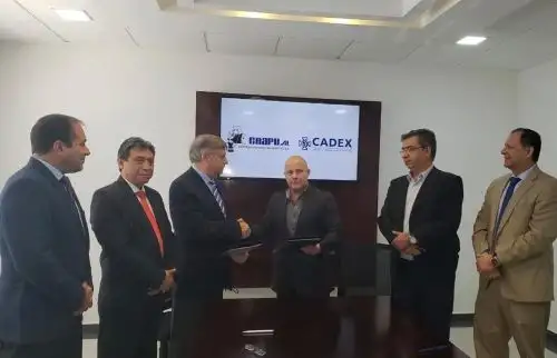 Enapu y representantes empresariales de Bolivia firman convenio. Foto: Cortesía.