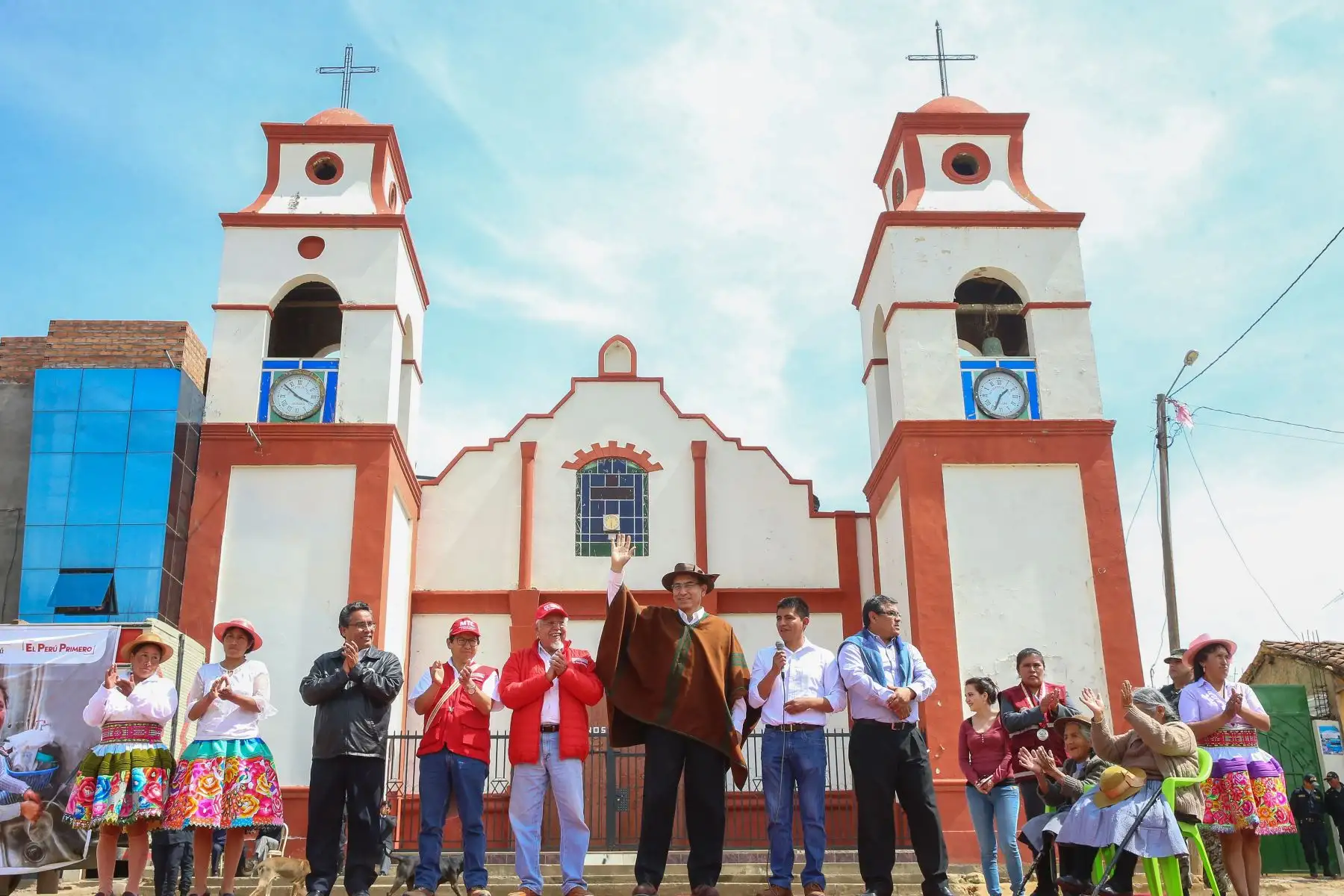 El jefe de Estado, Martín Vizcarra, inicia las obras de agua potable en el distrito de Quilcas, provincia de Huancayo, que contempla la creación y ampliación del servicio de saneamiento básico de agua potable y desagüe en el anexo de Colpar, Rangra, Ñahuinpuquio y los barrios de Llacta, Uno. Foto: ANDINA/Juan Carlos Guzman/Prensa Presidencia