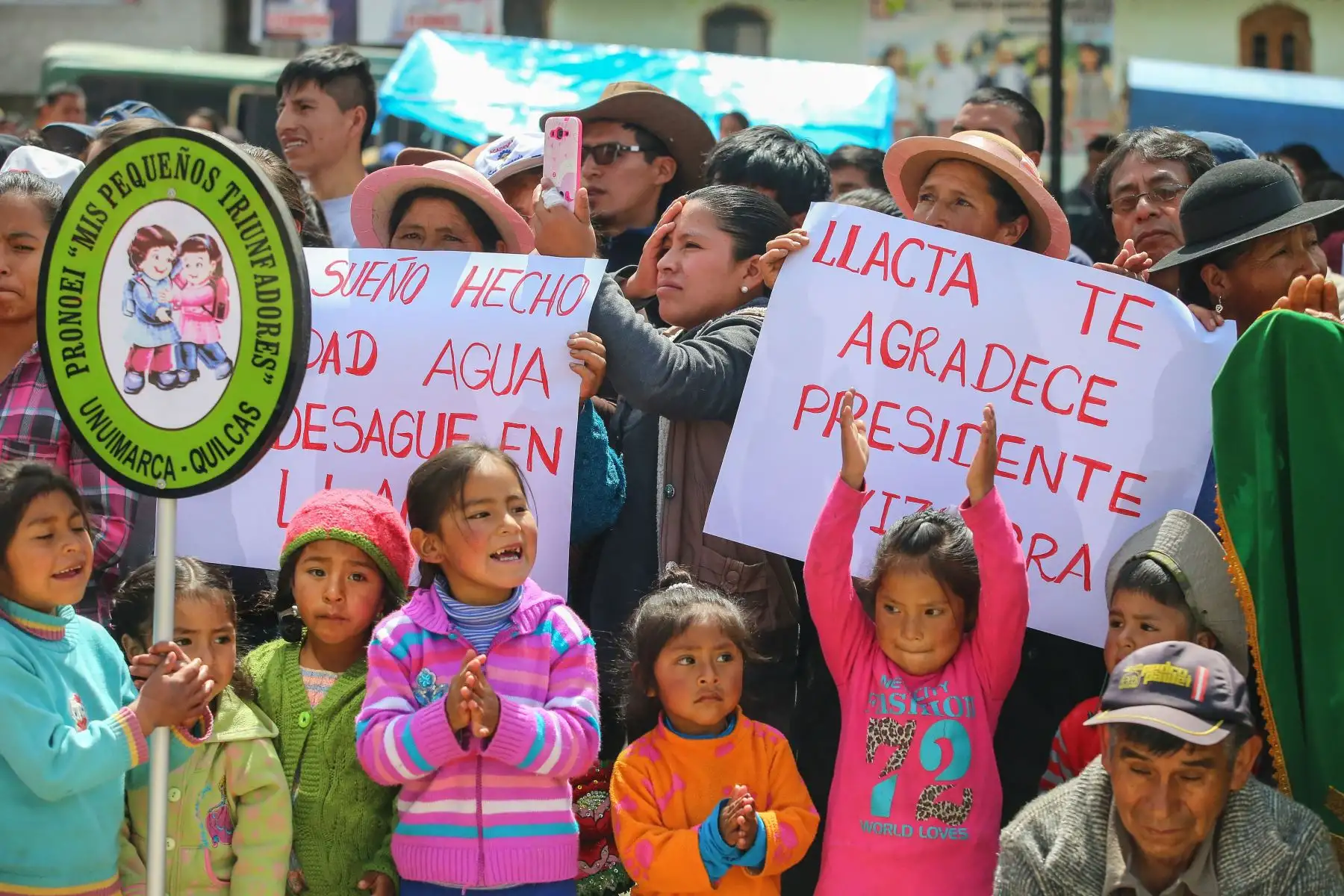 El jefe de Estado, Martín Vizcarra, inicia las obras de agua potable en el distrito de Quilcas, provincia de Huancayo, que contempla la creación y ampliación del servicio de saneamiento básico de agua potable y desagüe en el anexo de Colpar, Rangra, Ñahuinpuquio y los barrios de Llacta, Uno. Foto: ANDINA/Juan Carlos Guzman/Prensa Presidencia