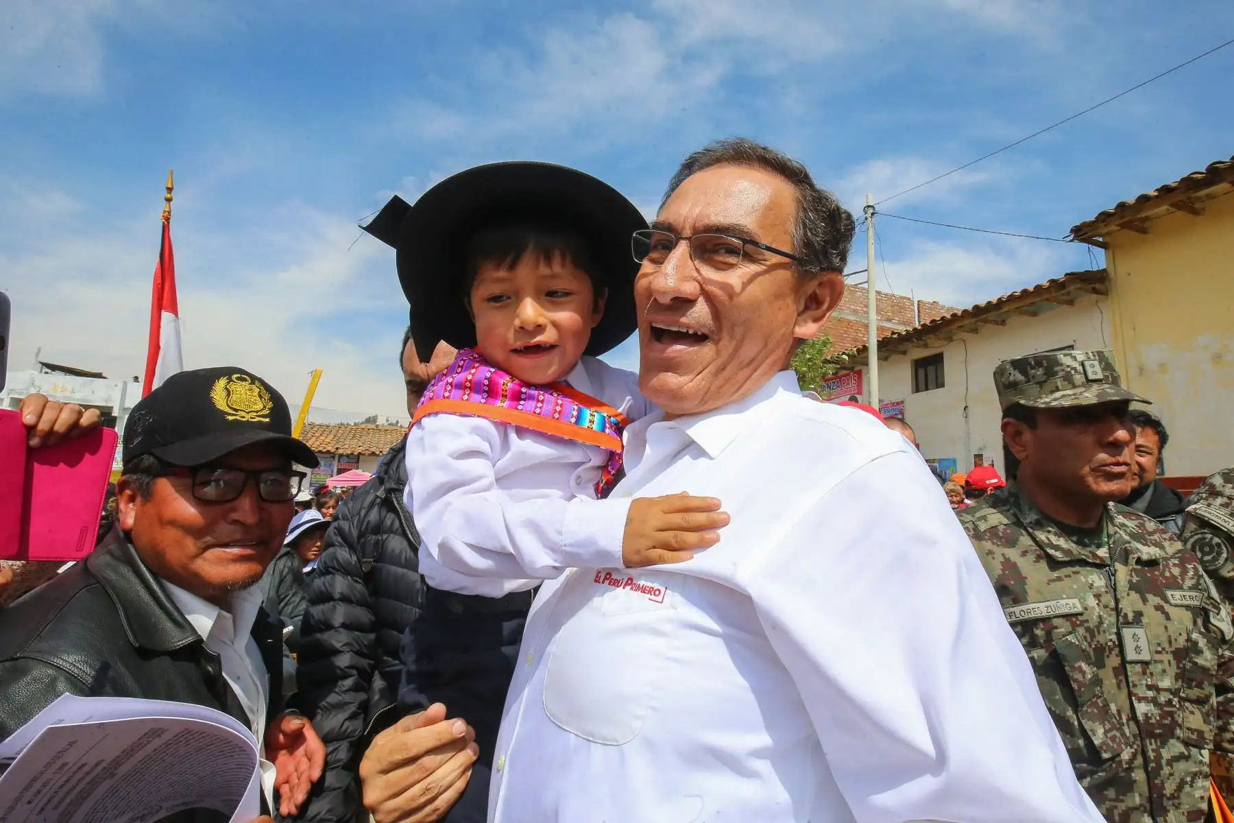El jefe de Estado, Martín Vizcarra, inicia las obras de agua potable en el distrito de Quilcas, provincia de Huancayo, que contempla la creación y ampliación del servicio de saneamiento básico de agua potable y desagüe en el anexo de Colpar, Rangra, Ñahuinpuquio y los barrios de Llacta, Uno. Foto: ANDINA/Juan Carlos Guzman/Prensa Presidencia