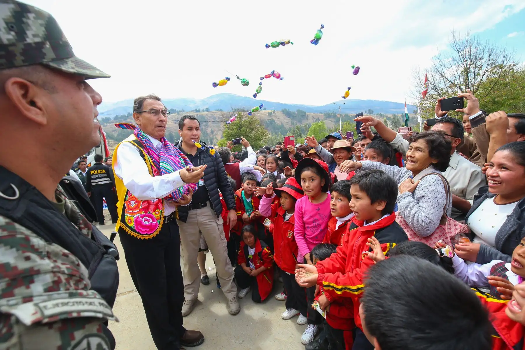 El jefe de Estado, Martín Vizcarra, inicia las obras de agua potable en el distrito de Quilcas, provincia de Huancayo, que contempla la creación y ampliación del servicio de saneamiento básico de agua potable y desagüe en el anexo de Colpar, Rangra, Ñahuinpuquio y los barrios de Llacta, Uno. Foto: ANDINA/Juan Carlos Guzman/Prensa Presidencia
