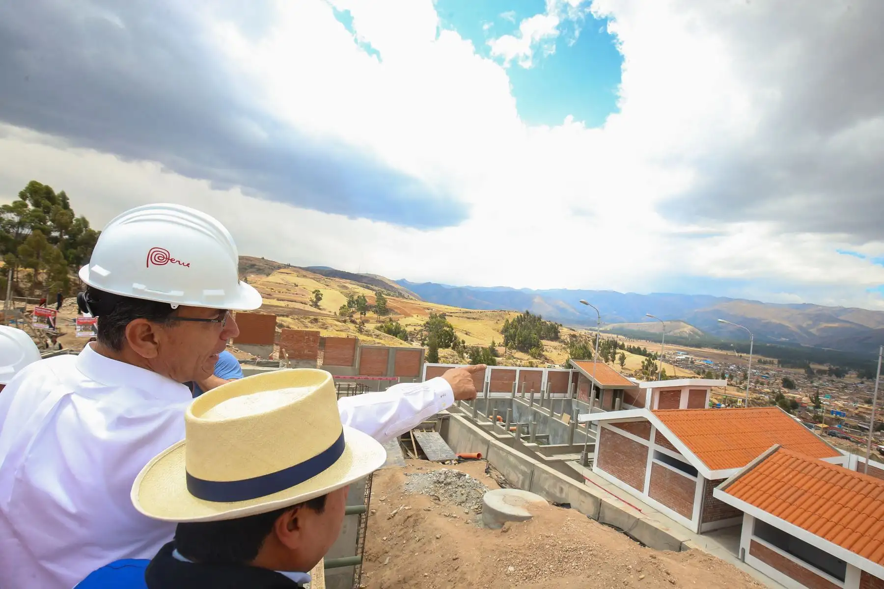 Presidente Vizcarra inspecciona las obras de construcción de la Planta de Tratamiento para la remoción de arsénico en el agua de consumo humano en la provincia de Jauja.Foto: ANDINA/Juan Carlos Guzman/Presidente Presidencia